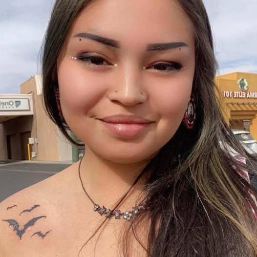 Alexcia Lynn Crossguns.jpg